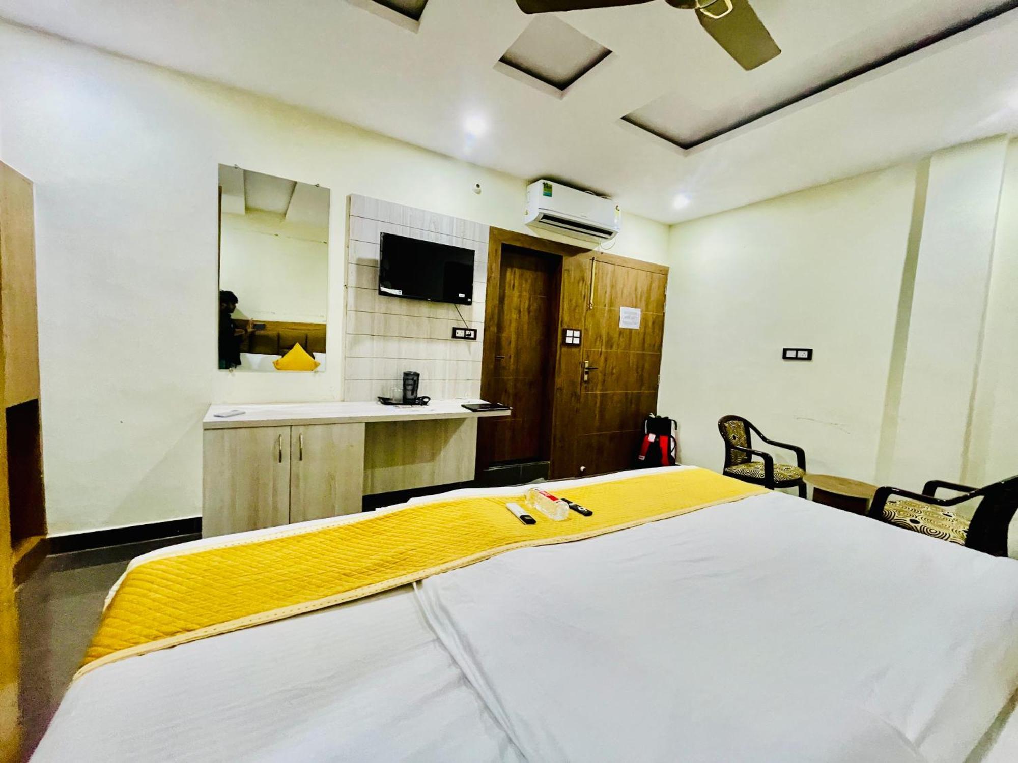 Hotel Nidhivan Mukund - Best Rated Area - In House Parking Vrindāvan Εξωτερικό φωτογραφία