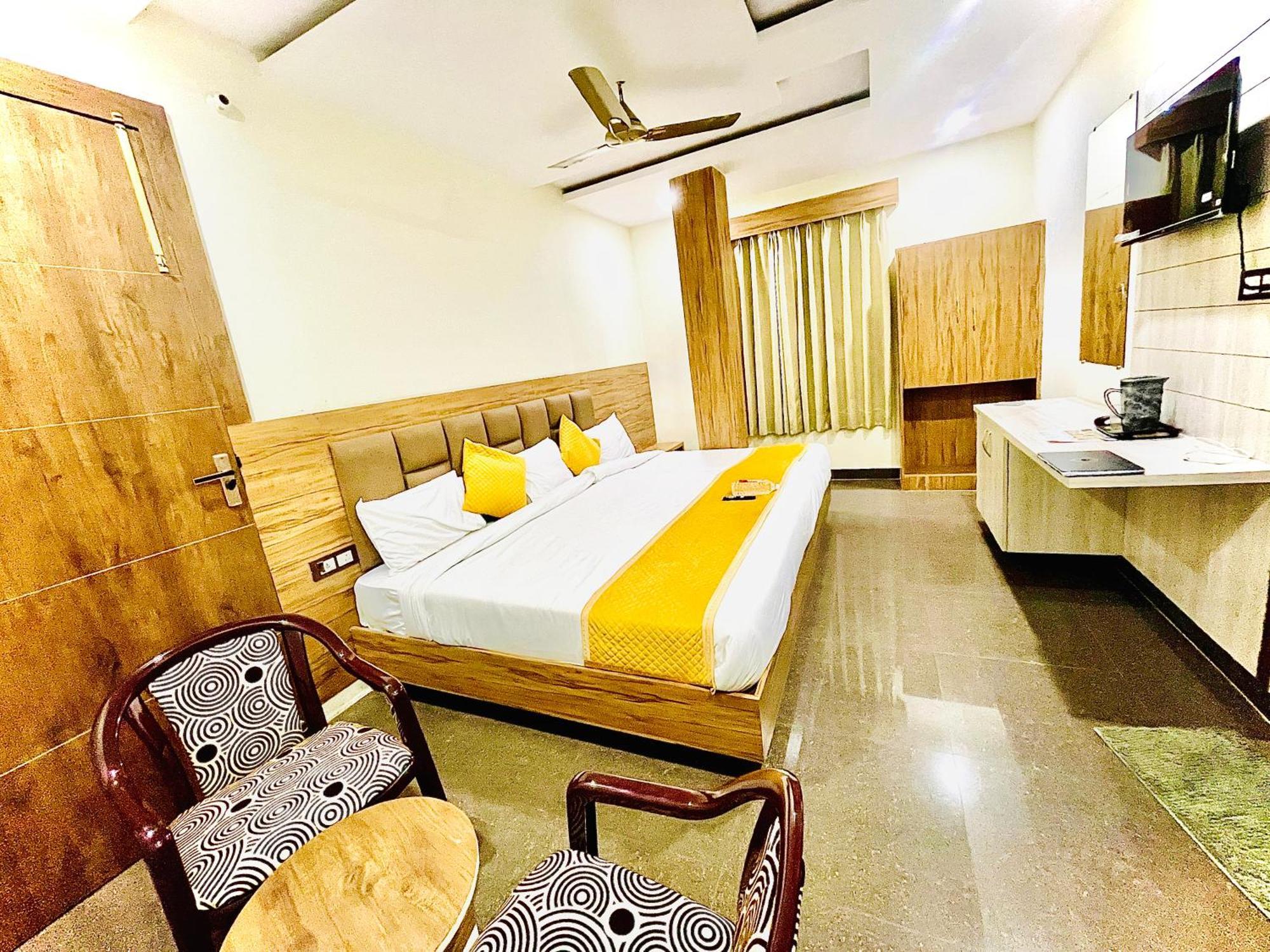 Hotel Nidhivan Mukund - Best Rated Area - In House Parking Vrindāvan Εξωτερικό φωτογραφία