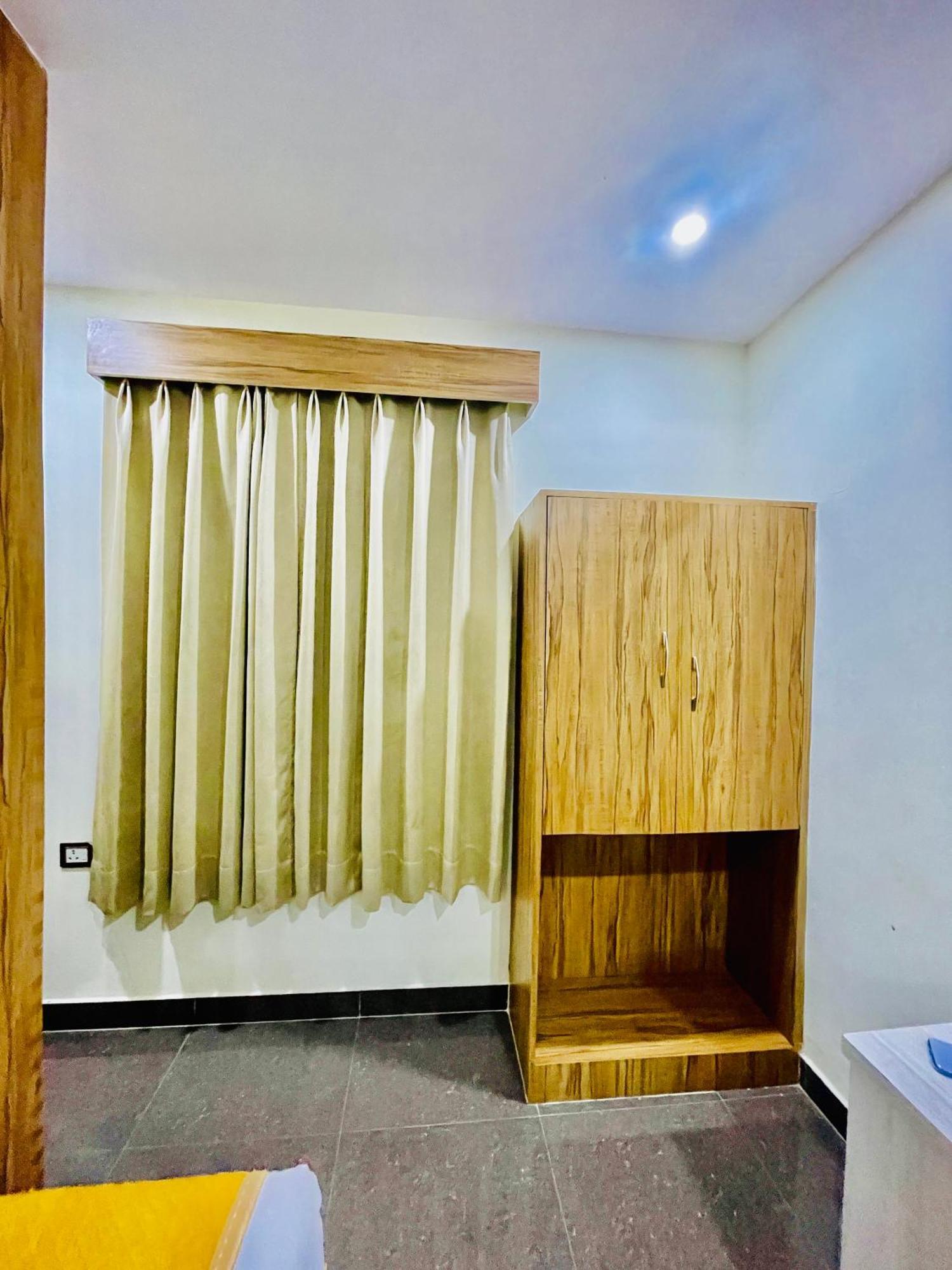 Hotel Nidhivan Mukund - Best Rated Area - In House Parking Vrindāvan Εξωτερικό φωτογραφία